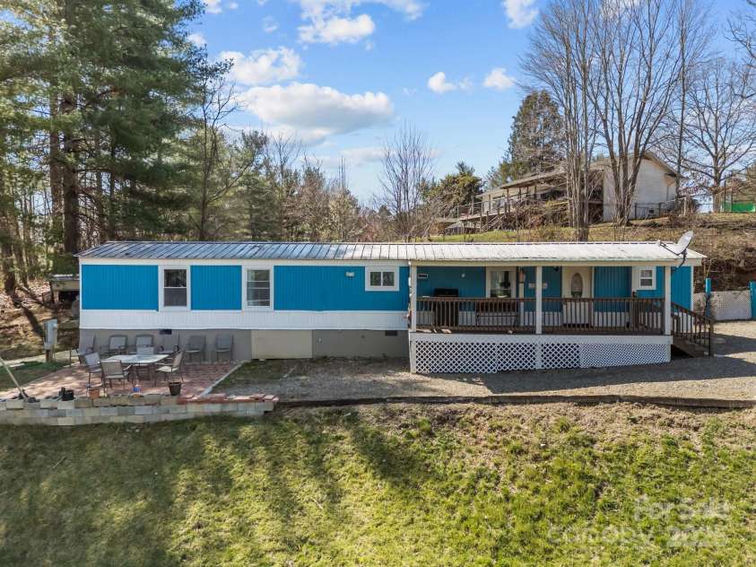 16 Blue Sky Drive, Leicester, NC 28748.  MLS# CAR4235310, YatesRealty ID 7815. 