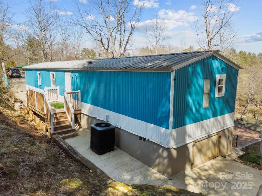 16 Blue Sky Drive, Leicester, NC 28748.  MLS# CAR4235310, YatesRealty ID 7815. 