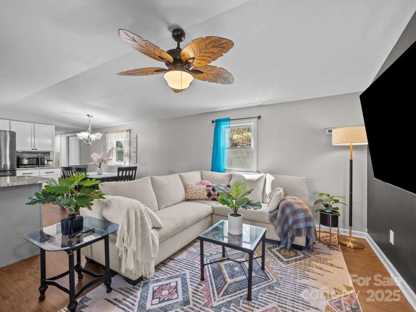 16 Blue Sky Drive, Leicester, NC 28748.  MLS# CAR4235310, YatesRealty ID 7815. 