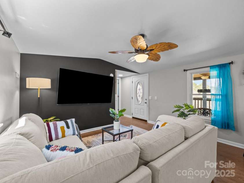 16 Blue Sky Drive, Leicester, NC 28748.  MLS# CAR4235310, YatesRealty ID 7815. 