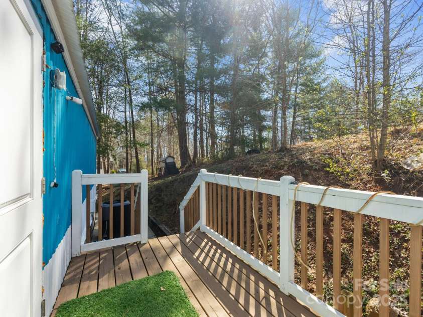 16 Blue Sky Drive, Leicester, NC 28748.  MLS# CAR4235310, YatesRealty ID 7815. 