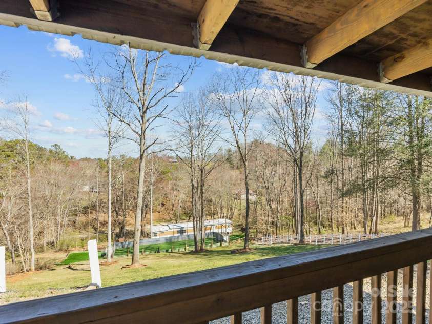 16 Blue Sky Drive, Leicester, NC 28748.  MLS# CAR4235310, YatesRealty ID 7815. 