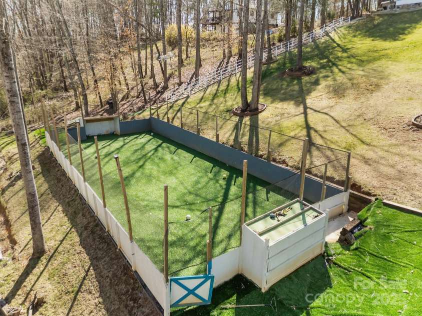 16 Blue Sky Drive, Leicester, NC 28748.  MLS# CAR4235310, YatesRealty ID 7815. 