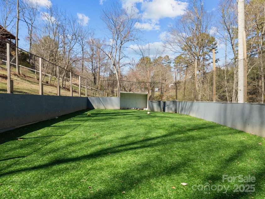 16 Blue Sky Drive, Leicester, NC 28748.  MLS# CAR4235310, YatesRealty ID 7815. 