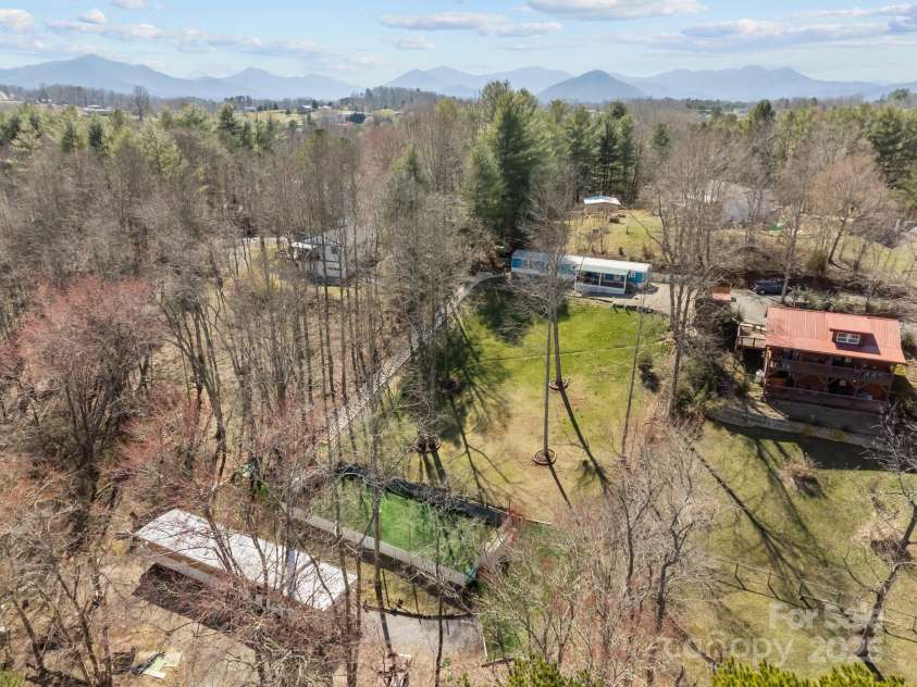 16 Blue Sky Drive, Leicester, NC 28748.  MLS# CAR4235310, YatesRealty ID 7815. 