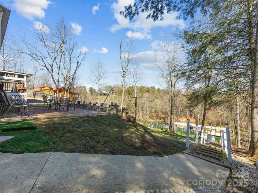 16 Blue Sky Drive, Leicester, NC 28748.  MLS# CAR4235310, YatesRealty ID 7815. 