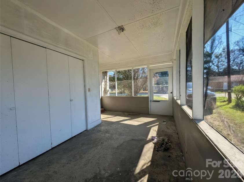 118 BROWN Street, Lake City, SC 29560.  MLS# CAR4363633, YatesRealty ID 7816. 