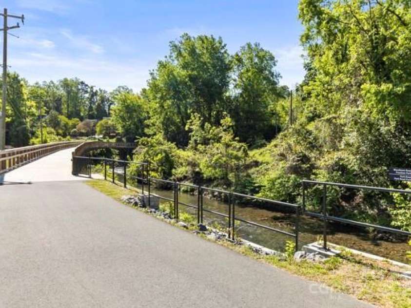 241 Wakefield Drive, Charlotte, NC 28209.  MLS# CAR4248262, YatesRealty ID 7816. 