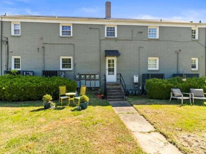 241 Wakefield Drive, Charlotte, NC 28209.  MLS# CAR4248262, YatesRealty ID 7816. 