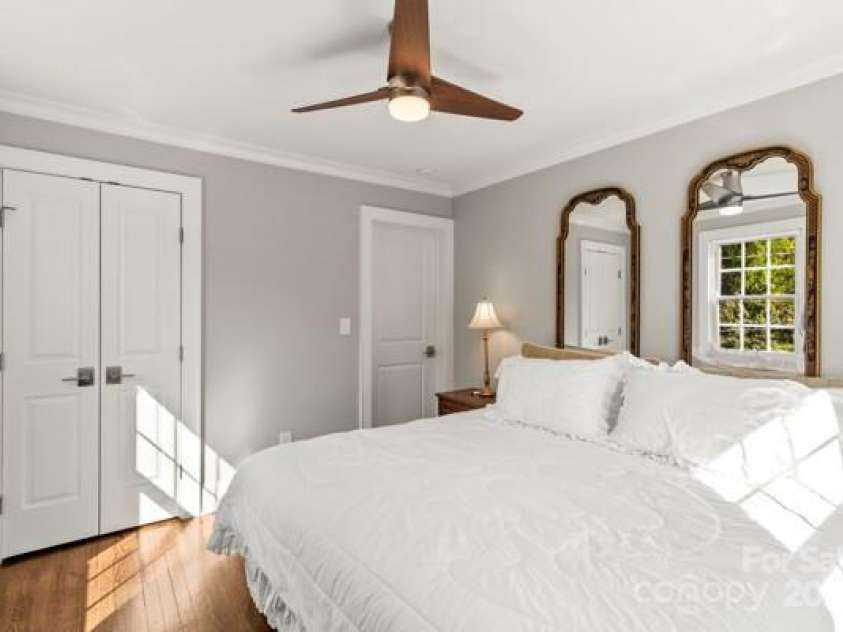 241 Wakefield Drive, Charlotte, NC 28209.  MLS# CAR4248262, YatesRealty ID 7816. Attention to detail will be greatly appreciated by the Pickiest of new owners