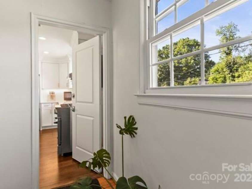 241 Wakefield Drive, Charlotte, NC 28209.  MLS# CAR4248262, YatesRealty ID 7816. Back upstairs access