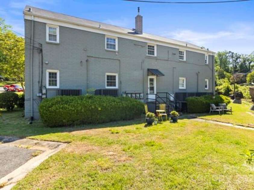 241 Wakefield Drive, Charlotte, NC 28209.  MLS# CAR4248262, YatesRealty ID 7816. Common Area Behind the Unit