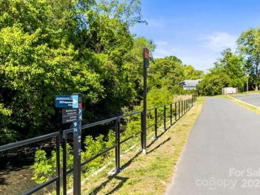 241 Wakefield Drive, Charlotte, NC 28209.  MLS# CAR4248262, YatesRealty ID 7816. Greenway for easy access to outdoor enjoyment for its beauty and exercise potential