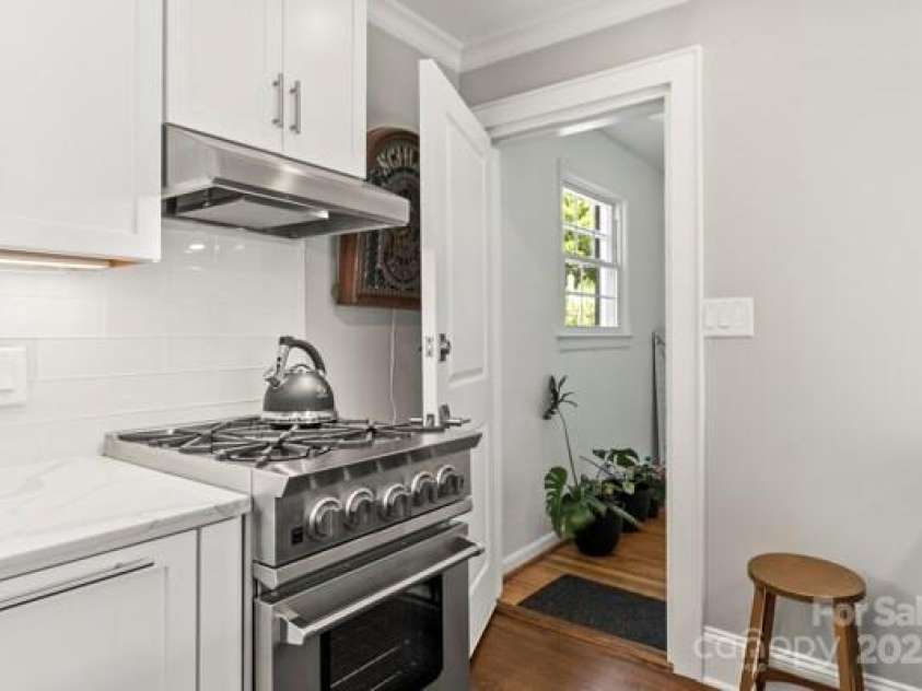 241 Wakefield Drive, Charlotte, NC 28209.  MLS# CAR4248262, YatesRealty ID 7816. Unit has a back door that will take you out to the Common Area with Access to Little Sugar Creek Greenway
