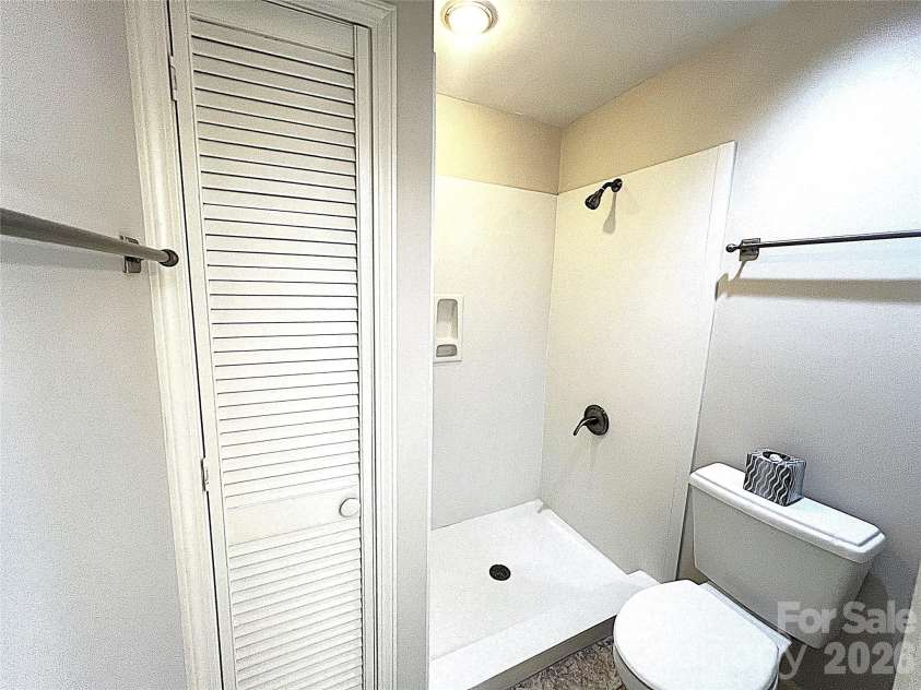 108 Glenbrook Drive, Hendersonville, NC 28739.  MLS# CAR4363228, YatesRealty ID 7817. Master Bathroom Shower