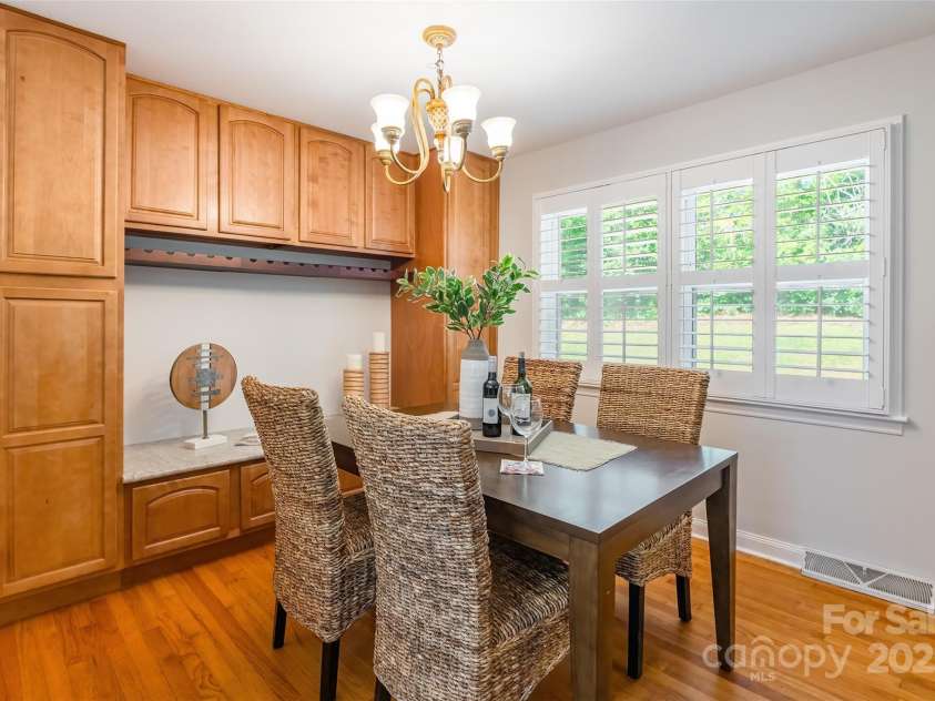 6338 Rosecrest Drive, Charlotte, NC 28210.  MLS# CAR4249178, YatesRealty ID 7817. 