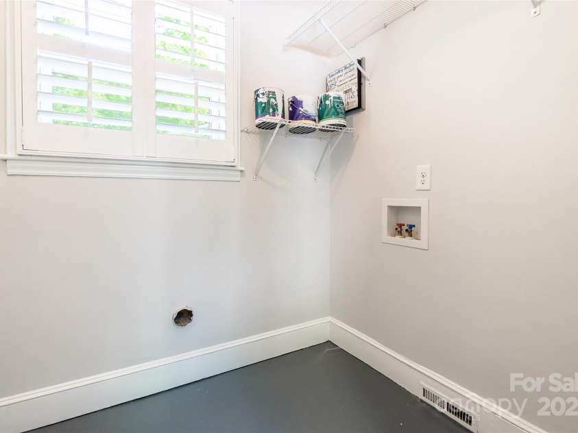 6338 Rosecrest Drive, Charlotte, NC 28210.  MLS# CAR4249178, YatesRealty ID 7817. 