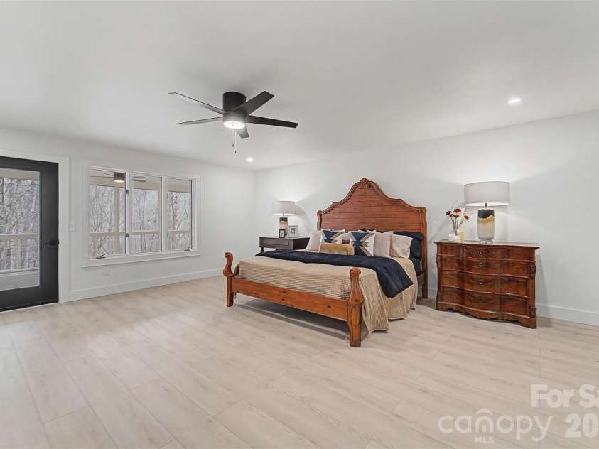 323 Mashburn Branch Road, Franklin, NC 28734.  MLS# CAR4355828, YatesRealty ID 7818. 