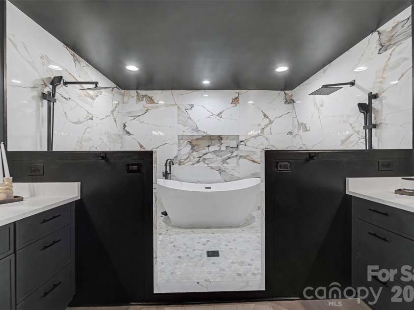 323 Mashburn Branch Road, Franklin, NC 28734.  MLS# CAR4355828, YatesRealty ID 7818. 