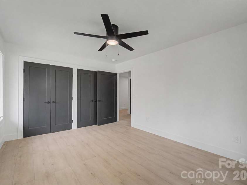 323 Mashburn Branch Road, Franklin, NC 28734.  MLS# CAR4355828, YatesRealty ID 7818. 