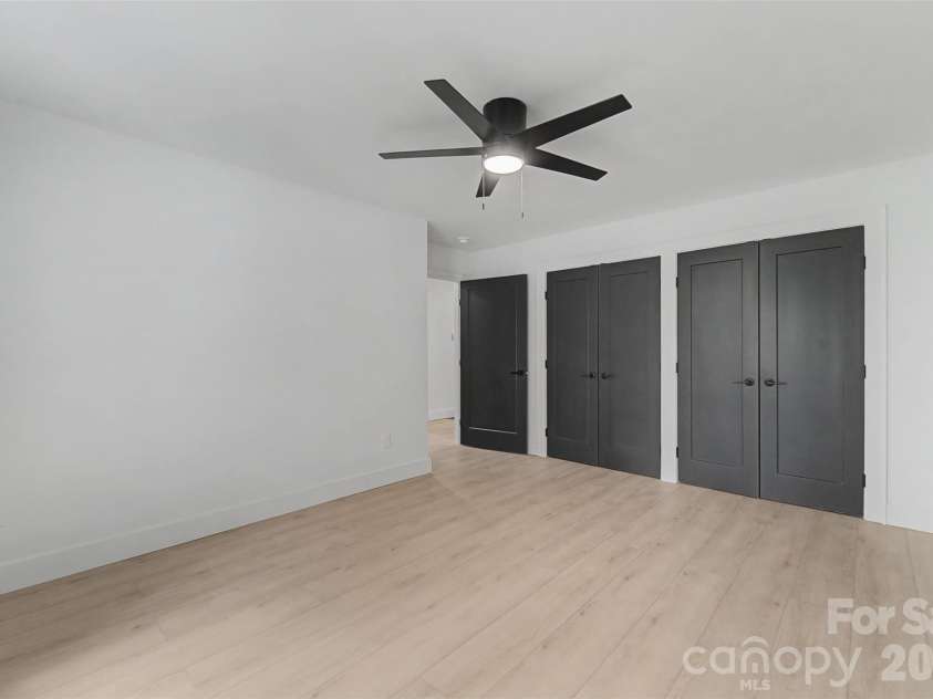 323 Mashburn Branch Road, Franklin, NC 28734.  MLS# CAR4355828, YatesRealty ID 7818. 