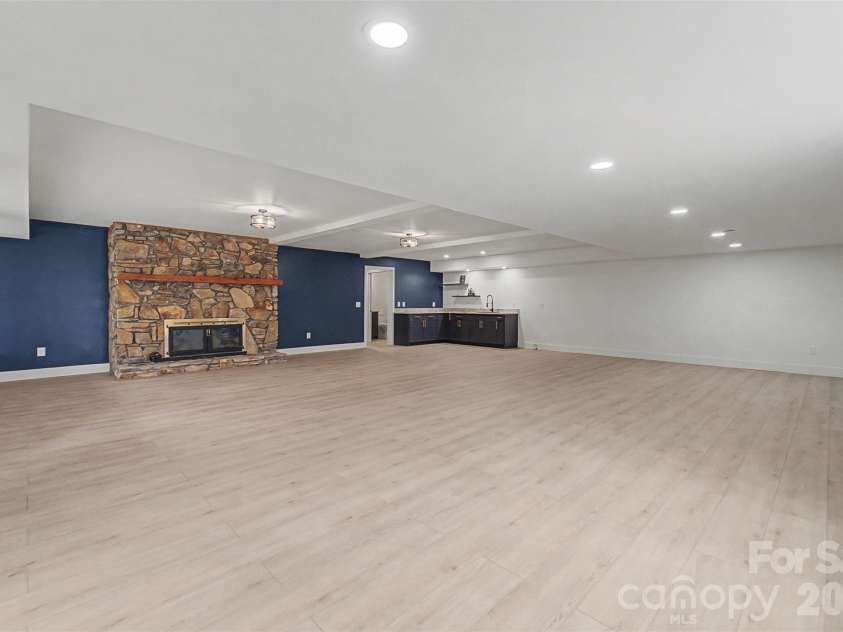 323 Mashburn Branch Road, Franklin, NC 28734.  MLS# CAR4355828, YatesRealty ID 7818. 