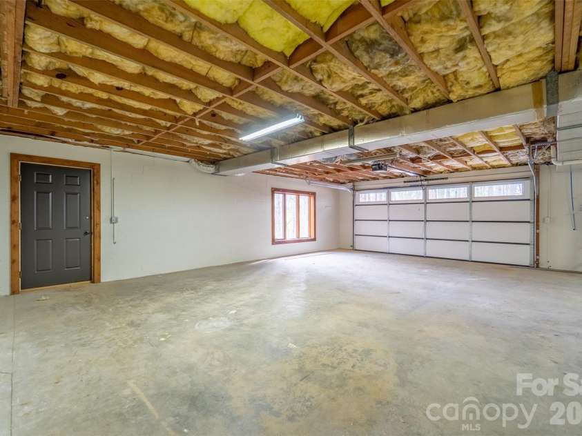 323 Mashburn Branch Road, Franklin, NC 28734.  MLS# CAR4355828, YatesRealty ID 7818. 