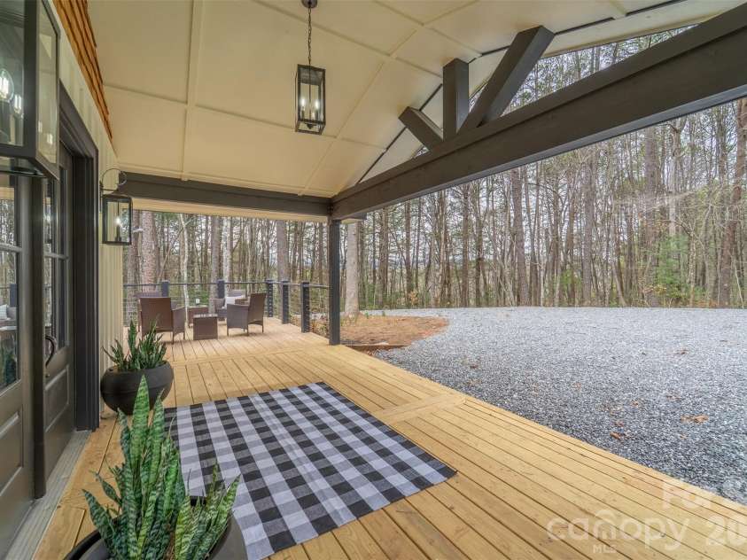 323 Mashburn Branch Road, Franklin, NC 28734.  MLS# CAR4355828, YatesRealty ID 7818. 