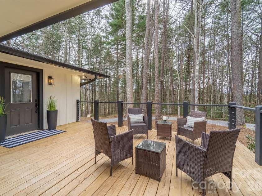 323 Mashburn Branch Road, Franklin, NC 28734.  MLS# CAR4355828, YatesRealty ID 7818. 