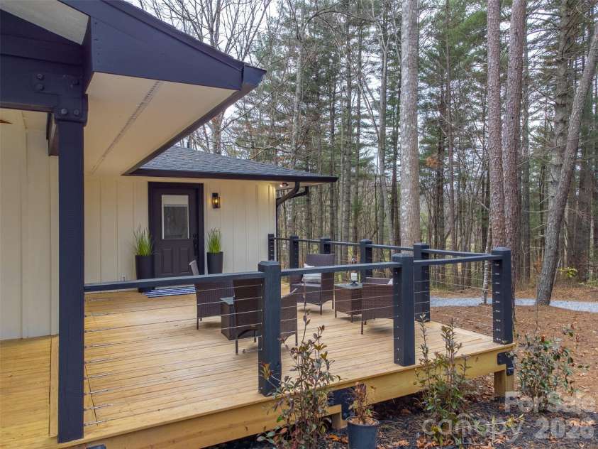 323 Mashburn Branch Road, Franklin, NC 28734.  MLS# CAR4355828, YatesRealty ID 7818. 
