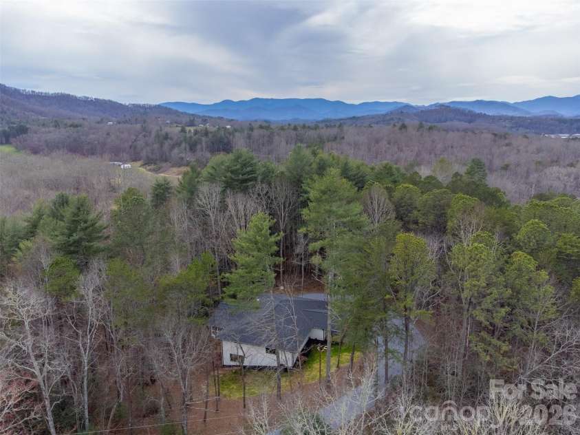 323 Mashburn Branch Road, Franklin, NC 28734.  MLS# CAR4355828, YatesRealty ID 7818. 