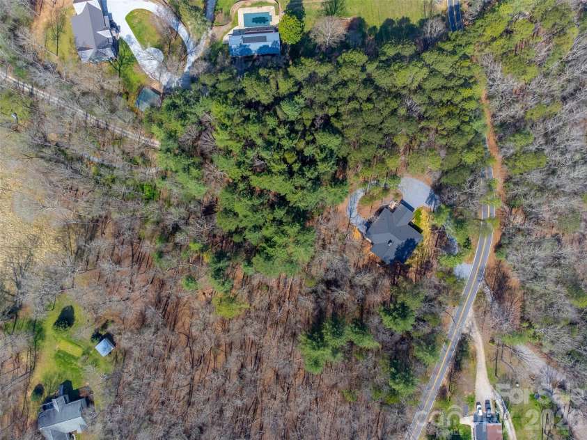 323 Mashburn Branch Road, Franklin, NC 28734.  MLS# CAR4355828, YatesRealty ID 7818. 