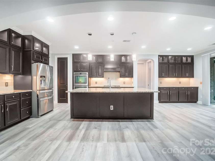 18035 Pawleys Plantation Lane, Charlotte, NC 28278.  MLS# CAR4199796, YatesRealty ID 7819. 