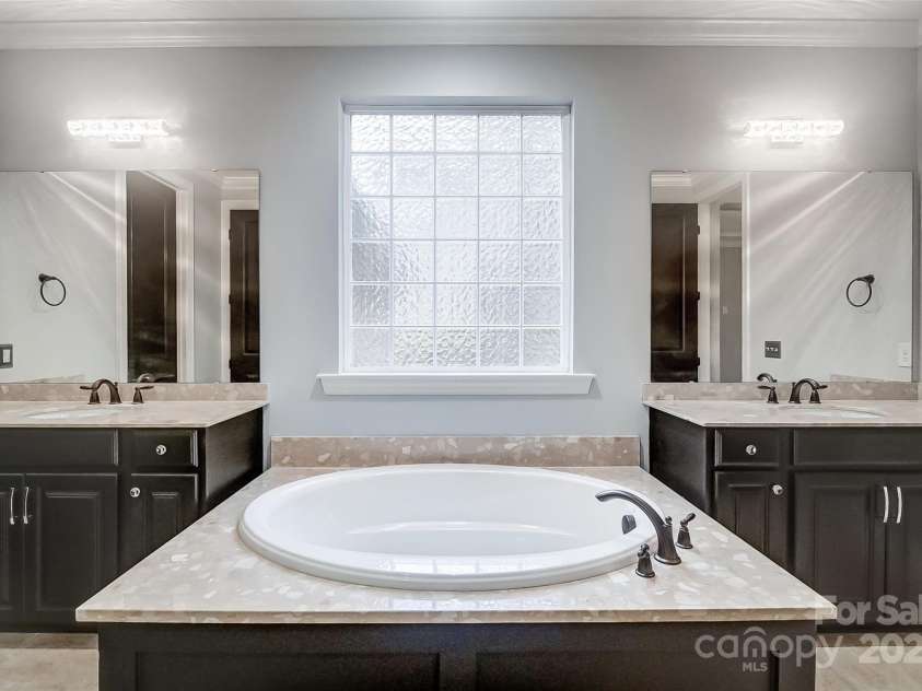 18035 Pawleys Plantation Lane, Charlotte, NC 28278.  MLS# CAR4199796, YatesRealty ID 7819. 