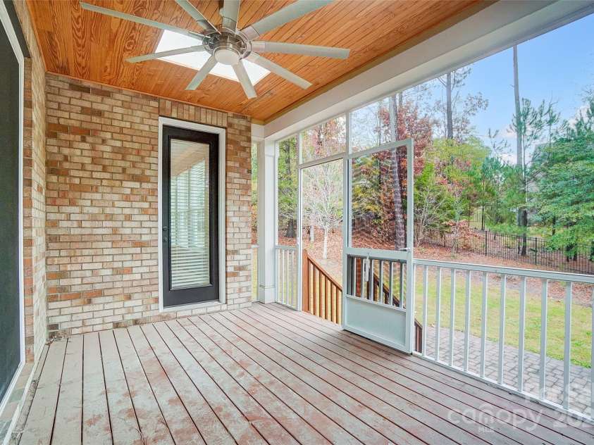 18035 Pawleys Plantation Lane, Charlotte, NC 28278.  MLS# CAR4199796, YatesRealty ID 7819. 