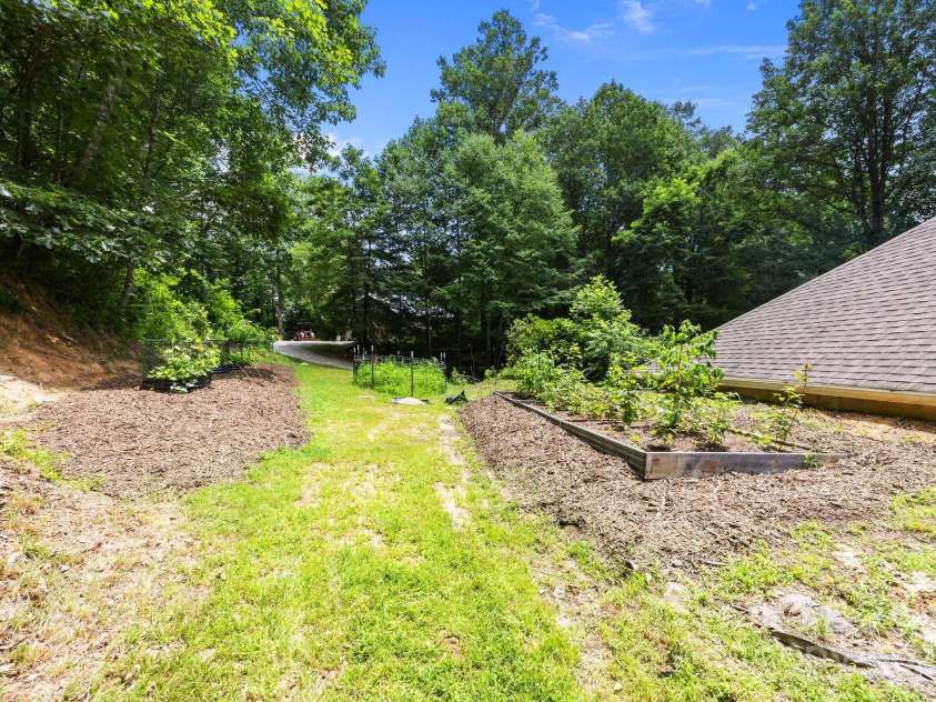 235 Kinder Lane, Canton, NC 28716.  MLS# CAR4270406, YatesRealty ID 782. 