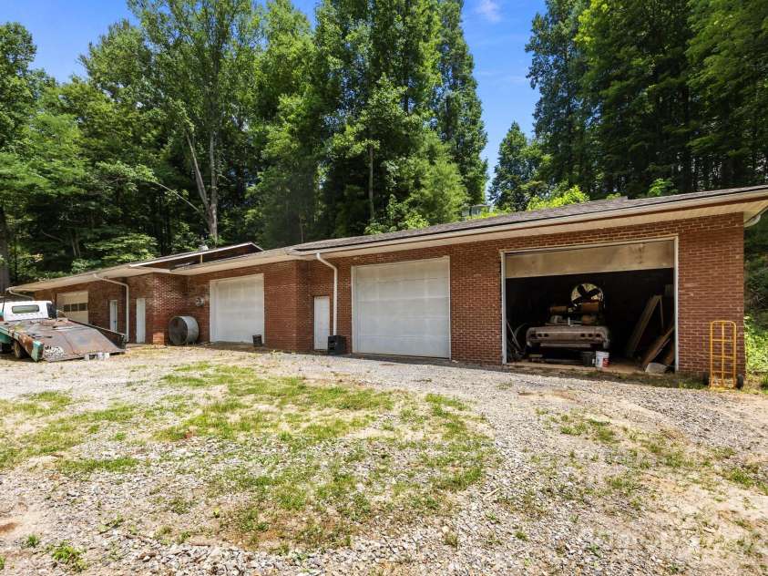 235 Kinder Lane, Canton, NC 28716.  MLS# CAR4270406, YatesRealty ID 782. 