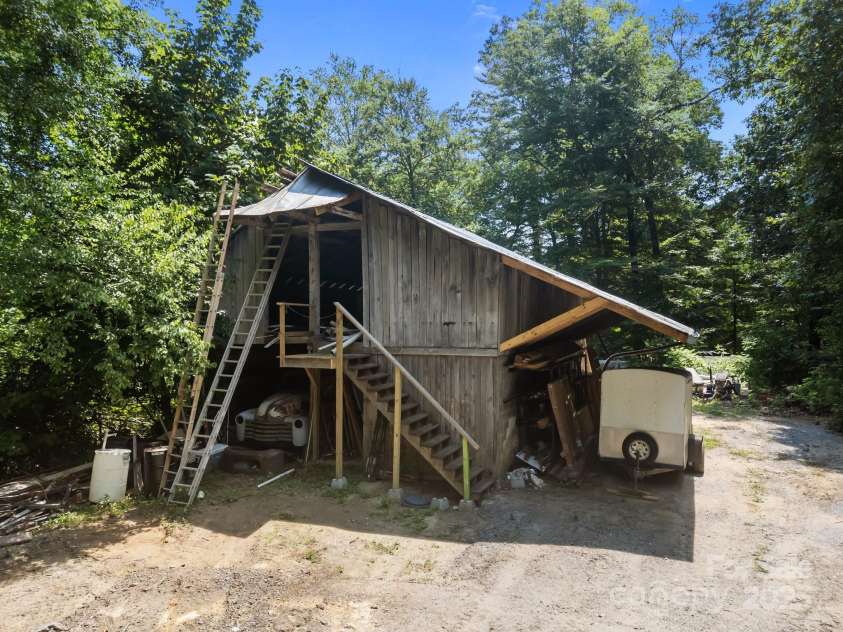 235 Kinder Lane, Canton, NC 28716.  MLS# CAR4270406, YatesRealty ID 782. 