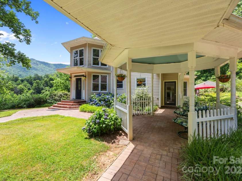 235 Kinder Lane, Canton, NC 28716.  MLS# CAR4270406, YatesRealty ID 782. 