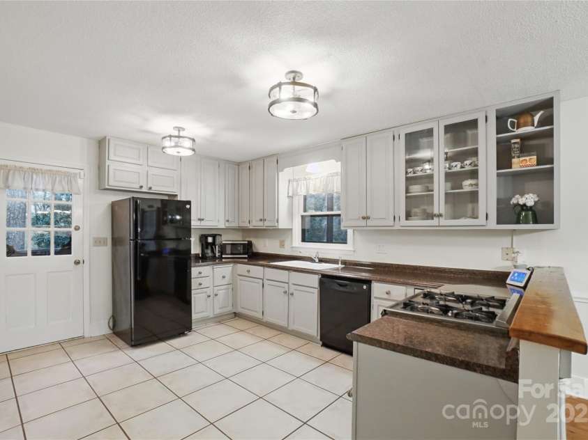 10031 Bora Bora Drive, Tega Cay, SC 29708.  MLS# CAR4224313, YatesRealty ID 7820. 