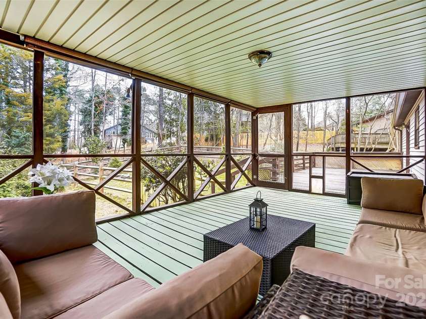 10031 Bora Bora Drive, Tega Cay, SC 29708.  MLS# CAR4224313, YatesRealty ID 7820. 