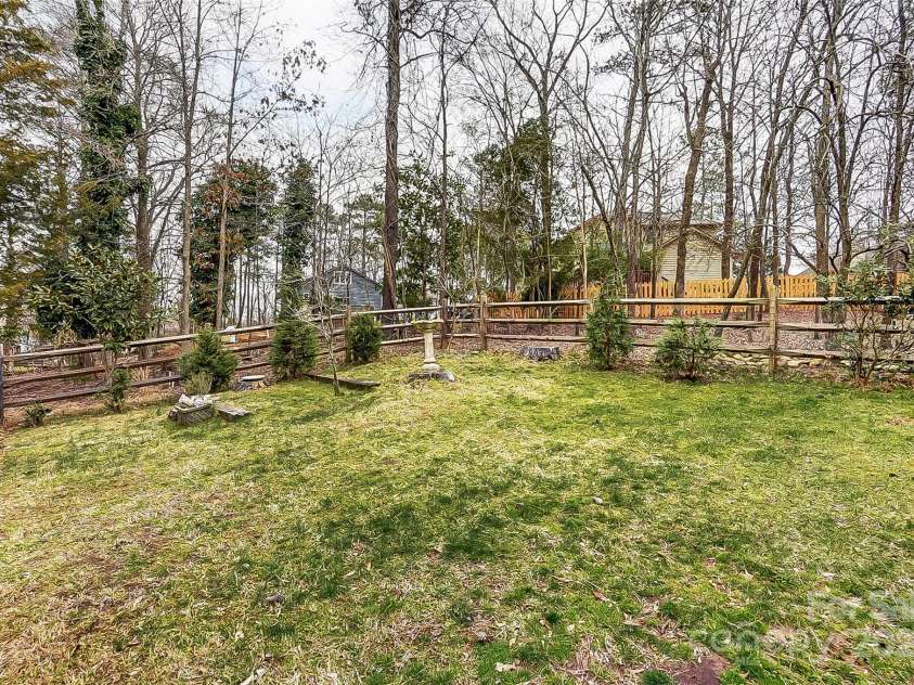 10031 Bora Bora Drive, Tega Cay, SC 29708.  MLS# CAR4224313, YatesRealty ID 7820. 