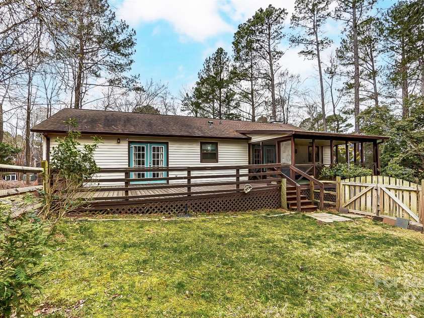 10031 Bora Bora Drive, Tega Cay, SC 29708.  MLS# CAR4224313, YatesRealty ID 7820. 