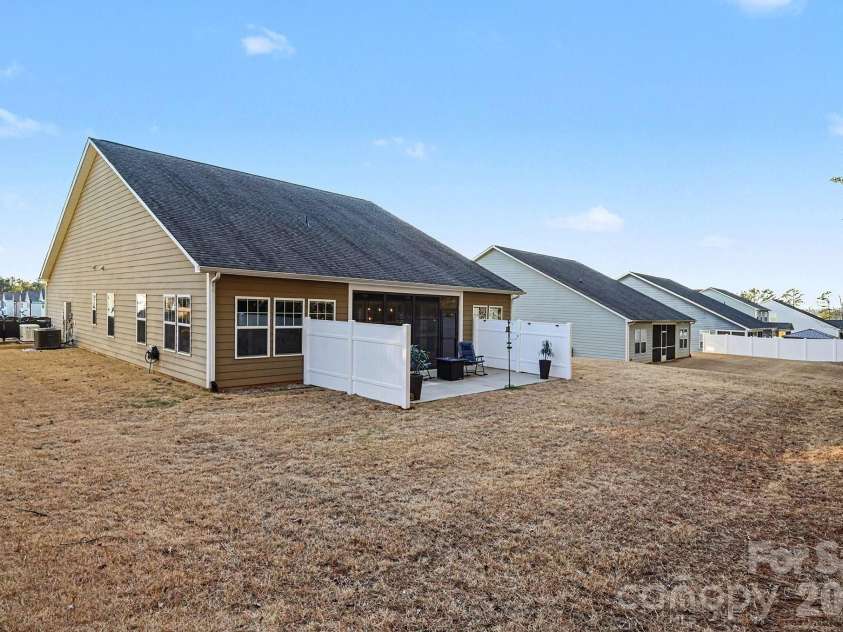 5252 Admirals Landing, Lancaster, SC 29720.  MLS# CAR4338460, YatesRealty ID 7821. 