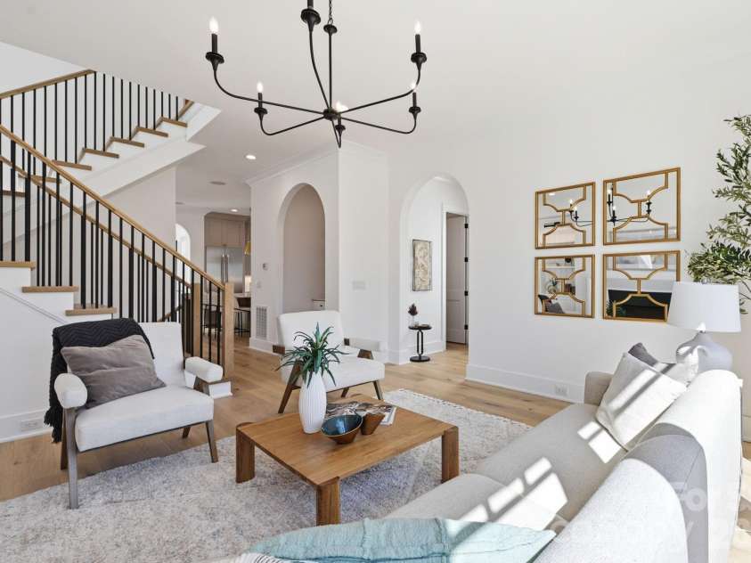 610 Walnut Street, Davidson, NC 28036.  MLS# CAR4146370, YatesRealty ID 7823. 