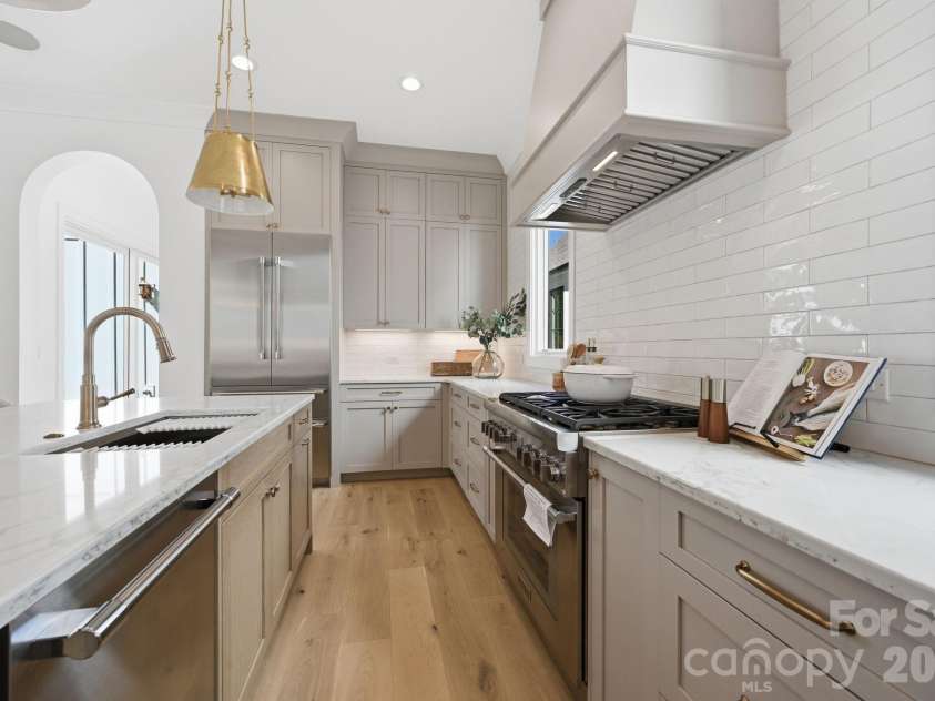 610 Walnut Street, Davidson, NC 28036.  MLS# CAR4146370, YatesRealty ID 7823. 