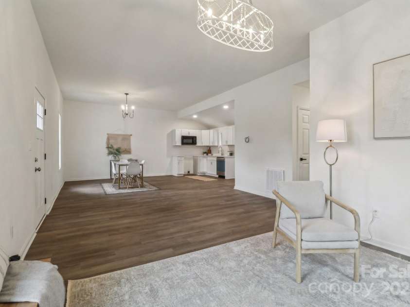 211 Brooklyn Avenue, Lancaster, SC 29720.  MLS# CAR4219170, YatesRealty ID 7824. 