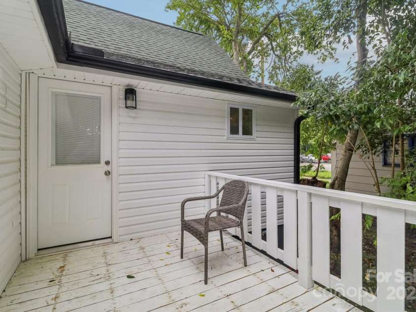 211 Brooklyn Avenue, Lancaster, SC 29720.  MLS# CAR4219170, YatesRealty ID 7824. 