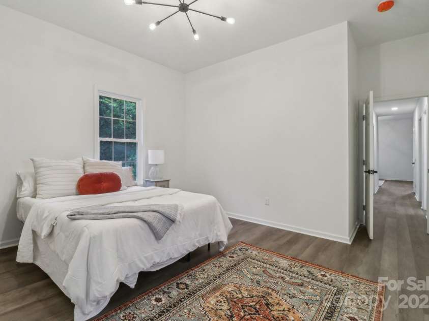 211 Brooklyn Avenue, Lancaster, SC 29720.  MLS# CAR4219170, YatesRealty ID 7824. 