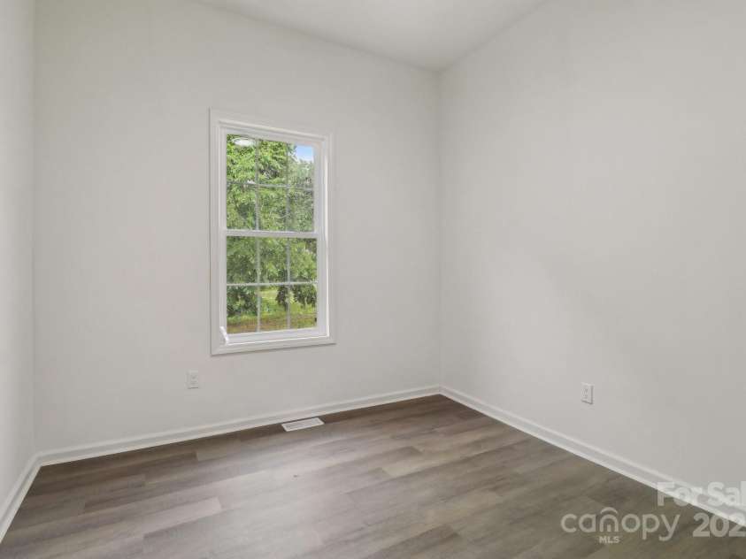 211 Brooklyn Avenue, Lancaster, SC 29720.  MLS# CAR4219170, YatesRealty ID 7824. 